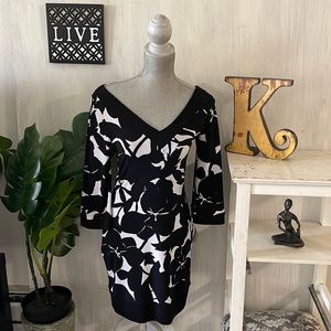 Black and white floral dress - White House Black market